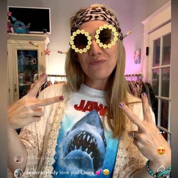 LAURAEWATTS 💗 IS LIVE! Come shop and hang out with us! - Picture 6 of 16